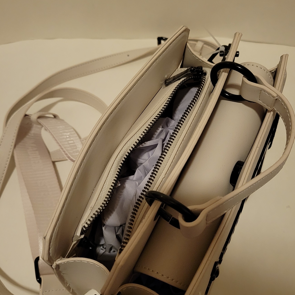 Steve Madden White Handbag with Matching Pouch - Picture 11 of 16
